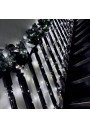 Kalėdų eglė gausiai papuošta šaltai balta tankia LED girlianda Pasaka 600 LED