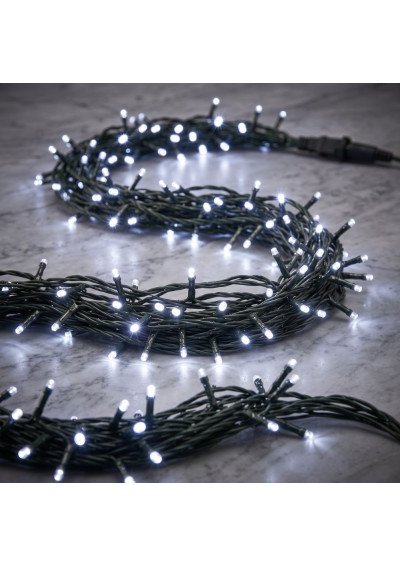 Šaltai balta 30m lauko LED girlianda su blykstės funkcija 500 LED IP44 pakuotėje